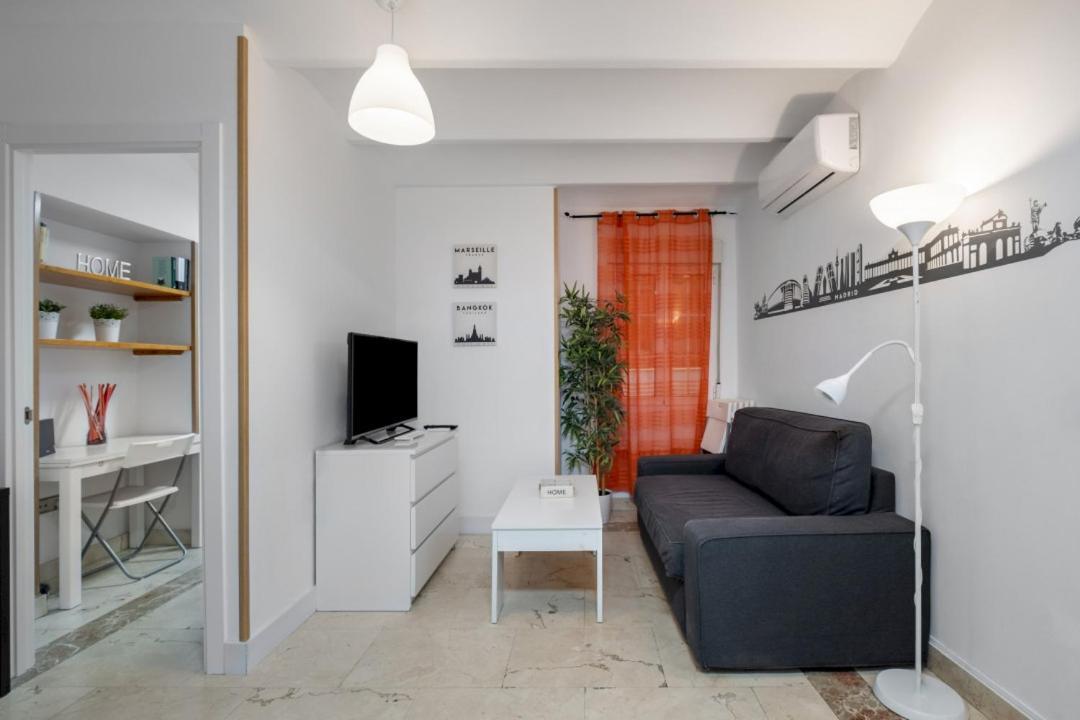 2 Bedroom 1 Bathroom Furnished - Sol - Cozy Vintage - Mintystay Мадрид Екстер'єр фото